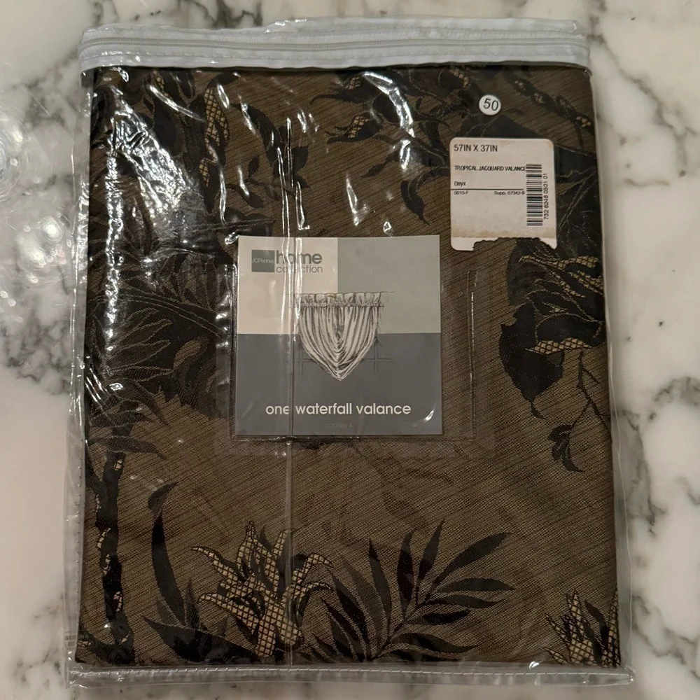 NWT JC Penny Home Tropical Jacquard Waterfall Valance Brown Black Tassel 57x37”
